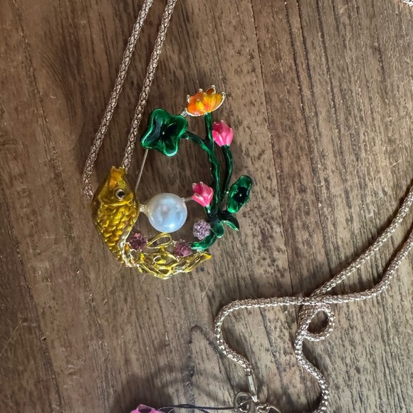 Betsey Johnson Gold and Green Fish Pendant Necklace - Picture 2 of 5